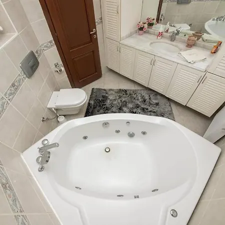 Villa Amazing With Private Pool In The Heart Of Bodrum