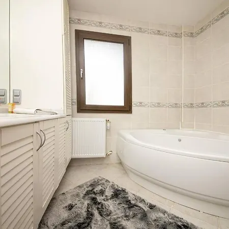 Amazing With Private Pool In The Heart Of