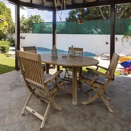 Amazing With Private Pool In The Heart Of Villa